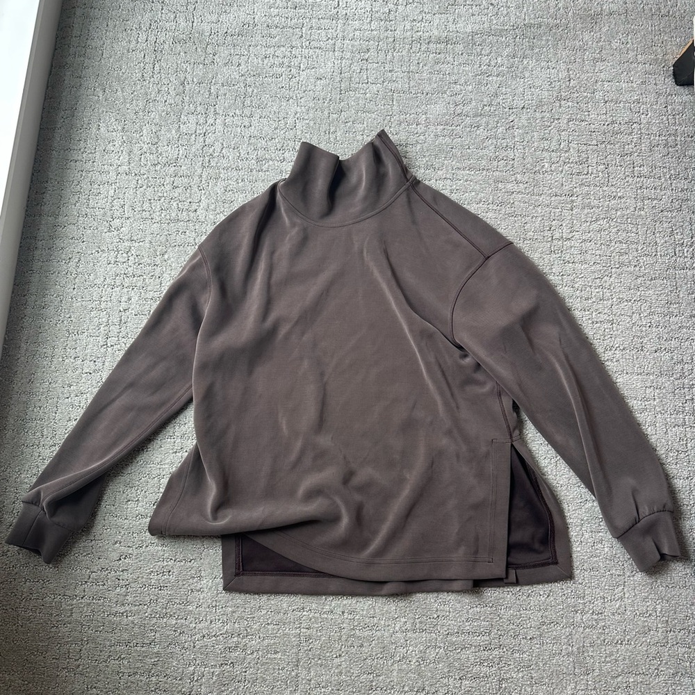 Lululemon top